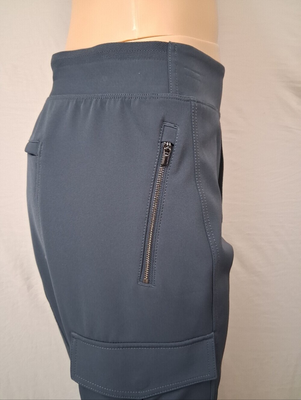 Athleta Women 's Slate Gray Cargo Pants Size 16 - Picture 5 of 16